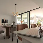 Apartment Mara's Higueron West: Spacious Terrace & Sun-soaked Garden *