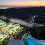 Apartment Mara's Higueron West: Spacious Terrace & Sun-soaked Garden