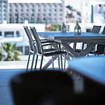 Mara's Higueron West: Spacious Terrace & Sun-soaked Garden Fuengirola