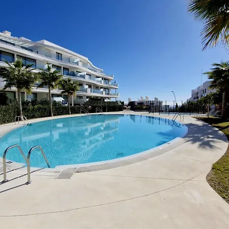 Apartment Mara's Higueron West: Spacious Terrace & Sun-soaked Garden Fuengirola