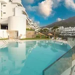 شقة Mara's Higueron West - Garden - 246 M2 Of Private Terrace & Garden - Like A House فوينخيرولا