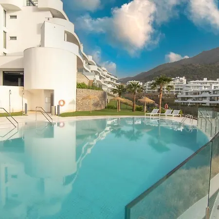 Apartamento Mara's Higueron West - Like A House - 246 Square Meters Of Private Terrace & Garden - Morning And Evening Sun Fuengirola