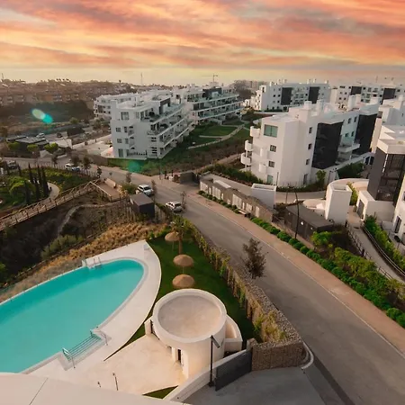 Apartment Mara's Higueron West: Spacious Terrace & Sun-soaked Garden Fuengirola