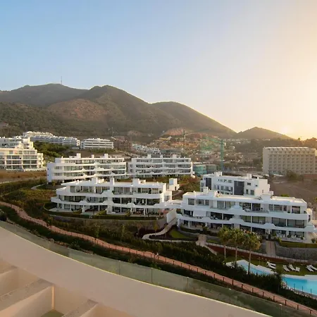 Mara's Higueron West: Spacious Terrace & Sun-soaked Garden