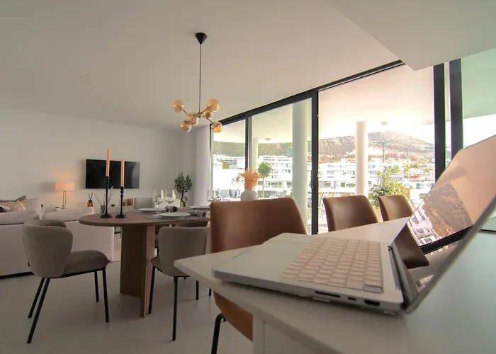 Apartment Mara's Higueron West: Spacious Terrace & Sun-soaked Garden *