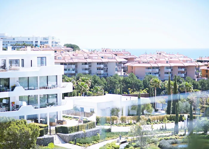 Apartment Mara's Higueron West: Spacious Terrace & Sun-soaked Garden *