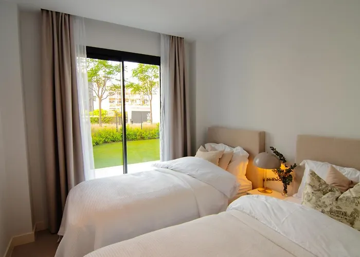 Apartamento Mara's Higuerón West - Garden - 246 M2 Of Private Terrace&garden - Like A House *